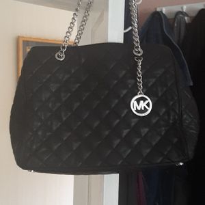 MICHAEL KORS GENUINE LARGE QUILTED HANDBAG
